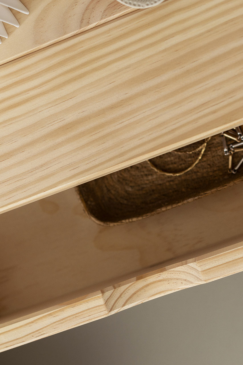 Imagen de ambiente 6 para:Mesita de noche de madera natural con un caj&oacute;n